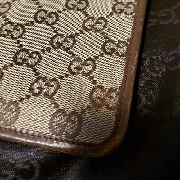 Authentic Gucci Messenger Bag - Picture 4 of 10